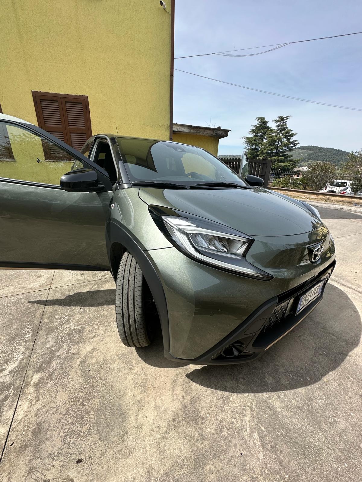 Toyota Aygo X Verde Scuro